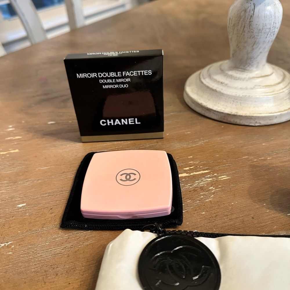 Chanel Beauty bundle (NEW) - Picture 6 of 10